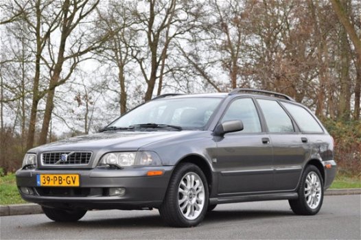 Volvo V40 - 2.0 T Europa AIRCO/LEDER/CRUISE/STOELVERW. NETJES - 1