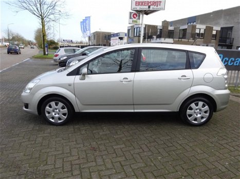 Toyota Verso - 1.6 VVT-i Terra , airco, cruise controle , isofix - 1