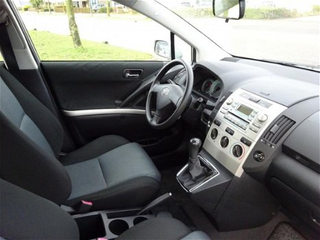 Toyota Verso - 1.6 VVT-i Terra , airco, cruise controle , isofix - 1