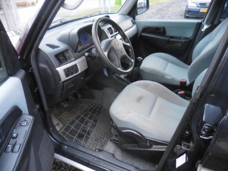 Mitsubishi Pajero Pinin - 1.8 MPI GLX Long Body - 1