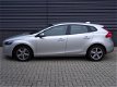 Volvo V40 - T3 150PK KINETIC | INTRO LINE - 1 - Thumbnail