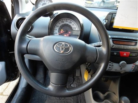 Toyota Aygo - 1.0 VVT-I 5D DYNAMIC NAVIGATOR + 6 MND BOVAG - 1