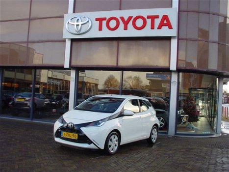 Toyota Aygo - 1.0 VVT-i x-play - 1