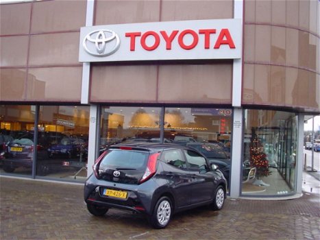 Toyota Aygo - 1.0 VVT-i x-play - 1