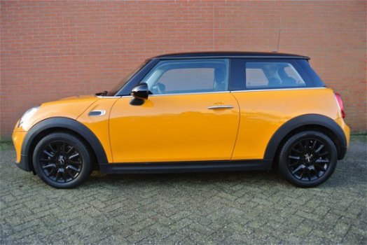 Mini Mini Cooper - 1.5 Business Automaat Navi Airco Rijklaarprijs - 1