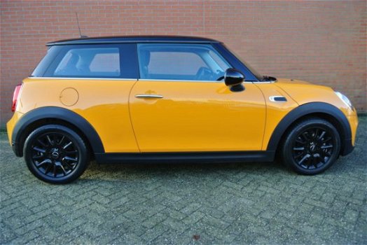 Mini Mini Cooper - 1.5 Business Automaat Navi Airco Rijklaarprijs - 1