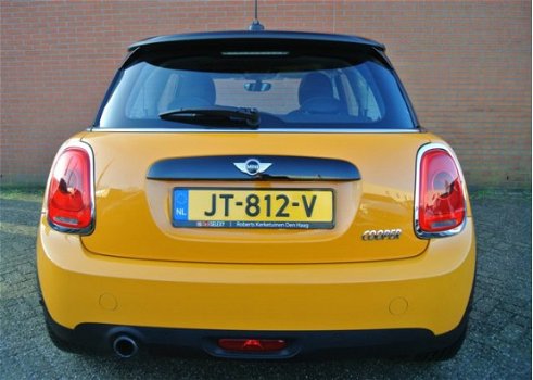 Mini Mini Cooper - 1.5 Business Automaat Navi Airco Rijklaarprijs - 1