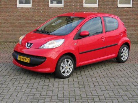 Peugeot 107 - 1.0-12V XS 5 Deurs Stuurbekr Electr.Ramen - 1