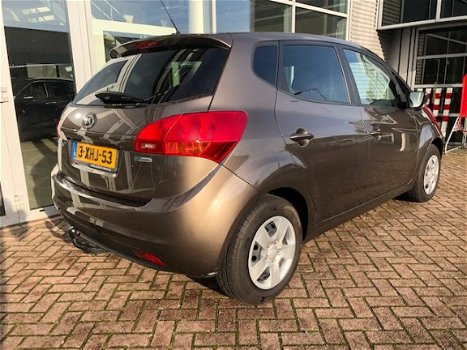 Kia Venga - 1.4 CVVT World Cup Edition Trekhaak-navigatie-achteruitrijcamera-climate control - 1