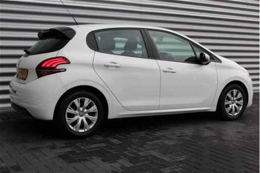 Peugeot 208 - 1.6 BLUE HDI 75PK 5-DRS BLUE LEASE / NAVI / AIRCO / LED / BLUETOOTH / CRUISECONTROL / - 1