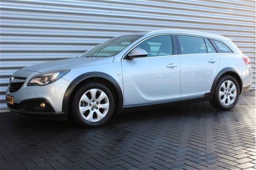 Opel Insignia Country Tourer - 1.6 CDTI 136PK BUSINESS+ / NAVI / LEDER / XENON / CLIMA / LED / AGR / - 1