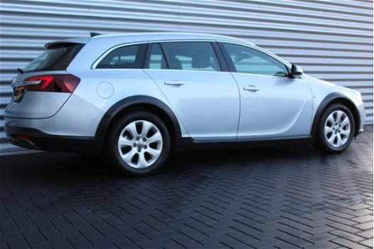 Opel Insignia Country Tourer - 1.6 CDTI 136PK BUSINESS+ / NAVI / LEDER / XENON / CLIMA / LED / AGR / - 1