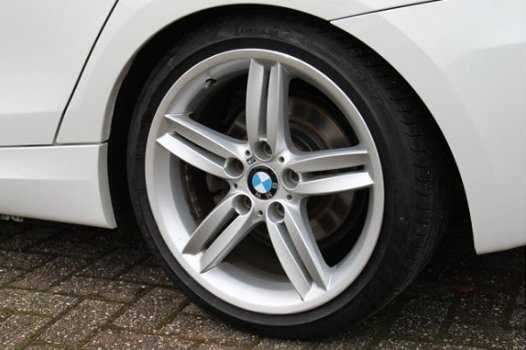 BMW 1-serie - 118i Business Line M-Sport / Navigatie / Xenon / Leder - 1