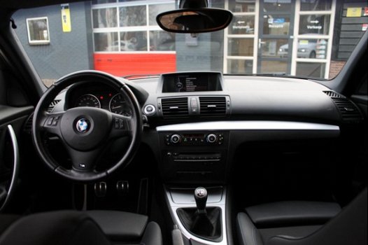 BMW 1-serie - 118i Business Line M-Sport / Navigatie / Xenon / Leder - 1