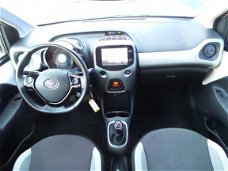 Toyota Aygo - 1.0 69pk 5D X-cutive NAVIGATIE / CLIMA / LMV