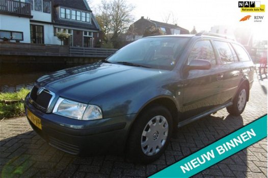 Skoda Octavia Combi - 1.6 Comfort 102pk Clima Cruise Trekhaak 2e eig - 1