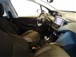 Peugeot 208 - 82PK PureTech Allure Navigatie | Achteruitrijcamera | L.m. Velgen | Cruise control - 1 - Thumbnail