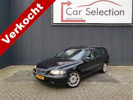 Volvo V70 - 2.4 D5 Comfort Line 7-PERS ECC STOELVERWARMING TREKHAAK - 1