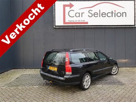 Volvo V70 - 2.4 D5 Comfort Line 7-PERS ECC STOELVERWARMING TREKHAAK - 1