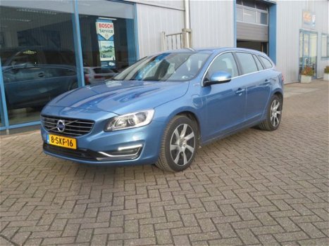 Volvo V60 - 2.4 D6 AWD Plug-In Hybrid Summum - 1