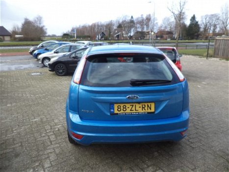 Ford Focus - 1.6 Trend AIRCO/CRUISE CONTROLL/DISTRIBUTIERIEM IS VERVANGEN BIJ 158670 KM. APK 29-08-2 - 1