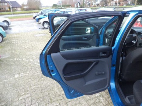 Ford Focus - 1.6 Trend AIRCO/CRUISE CONTROLL/DISTRIBUTIERIEM IS VERVANGEN BIJ 158670 KM. APK 29-08-2 - 1