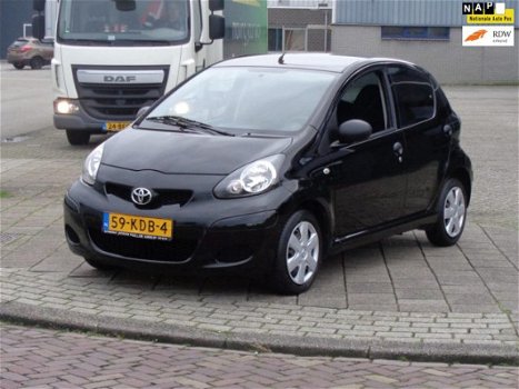 Toyota Aygo - 1.0-12V Access APK 4-11-2020 STUURBEKR. RADIO/CD - 1