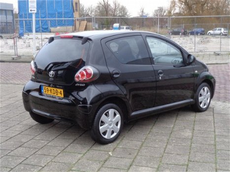 Toyota Aygo - 1.0-12V Access APK 4-11-2020 STUURBEKR. RADIO/CD - 1