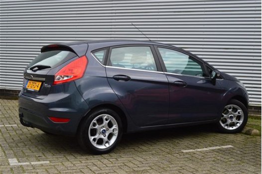 Ford Fiesta - 1.4 Titanium Aut. *Zeer nette auto* Compleet* Trekhaak*Dealer onderhouden* Zeeuw & Zee - 1