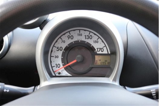 Peugeot 107 - 1.0 68PK 5D Active - RIJKLAAR - 1