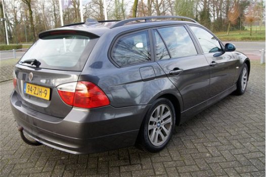 BMW 3-serie Touring - 320d Airco I LMV I PDC I Navi I Elec ramen v/a I Cruise Control I Trekhaak - 1