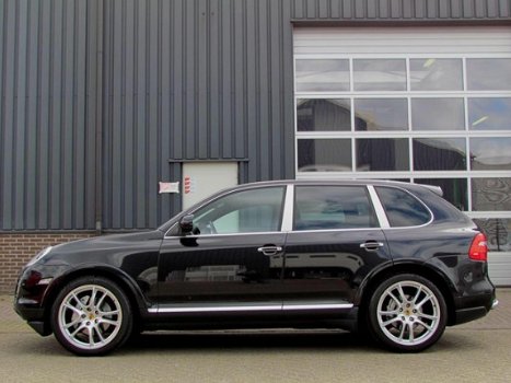 Porsche Cayenne - 4.8 S GTS Pakket-Leder-Panoramadak-Luchtvering-Clima(ECC)-Navigatie-Xenon-LED-21