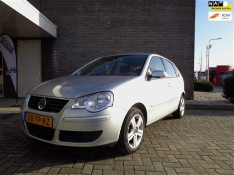 Volkswagen Polo - 1.4-16V Optive //Airco//5-Deurs//Trekhaak - 1