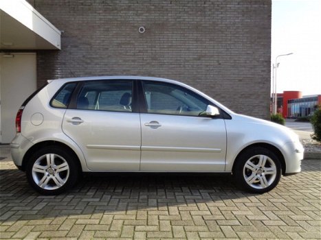 Volkswagen Polo - 1.4-16V Optive //Airco//5-Deurs//Trekhaak - 1