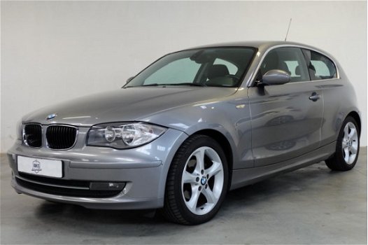 BMW 1-serie - 116i Business Line / Nieuwe banden / Goed onderhouden / NAP - 1