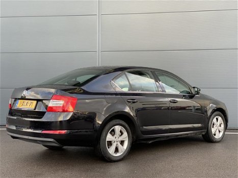 Skoda Octavia - 1.2 TSI 105PK Greentech Elegance Automaat | DSG | Cruise control | Climate control | - 1