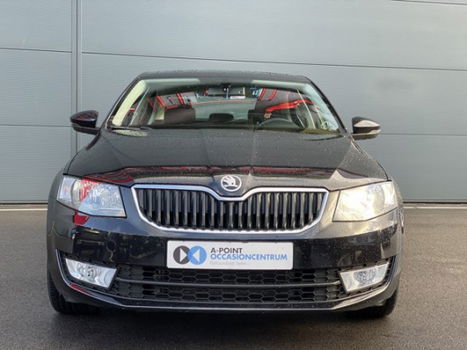 Skoda Octavia - 1.2 TSI 105PK Greentech Elegance Automaat | DSG | Cruise control | Climate control | - 1