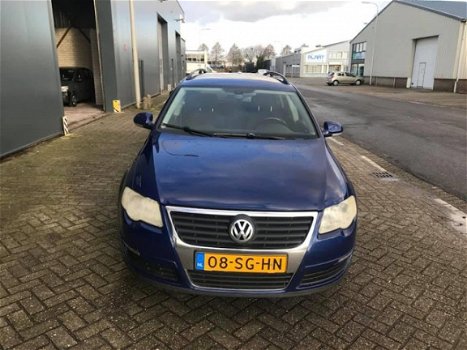 Volkswagen Passat Variant - 1.6 FSI Sportline APK/AUTOMAAT/NAP/XENON/AIRCO/ZEER NETTE AUTO - 1