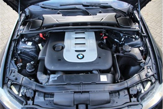BMW 3-serie Touring - 325d | Lederen bekleding | Xenon | PDC | Trekhaak - 1