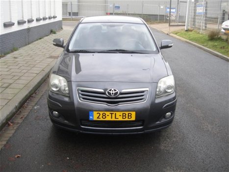 Toyota Avensis - 1.8 VVTi Luna - 1