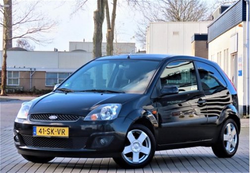 Ford Fiesta - 1.3I 51KW Airco Lichtmetaal NAP - 1