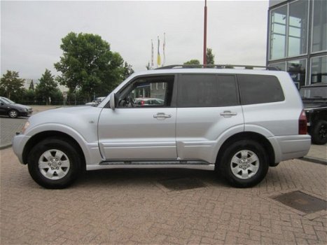 Mitsubishi Pajero - 3.5 V6 Instyle 7 Pers l Panodak l Automaat l Leer - 1