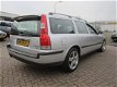 Volvo V70 - 2.5 R AWD l Youngtimer l Leer l Xenon l Opendak l - 1 - Thumbnail