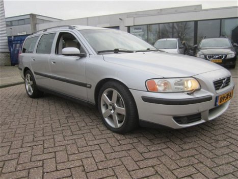 Volvo V70 - 2.5 R AWD l Youngtimer l Leer l Xenon l Opendak l - 1