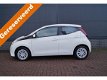 Toyota Aygo - 1.0 VVT-i x-play l Airco | Android auto / Apple carplay - 1 - Thumbnail