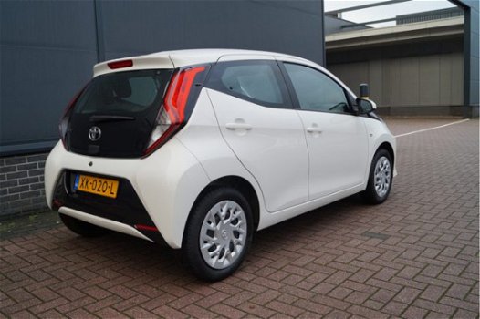 Toyota Aygo - 1.0 VVT-i x-play l Airco | Android auto / Apple carplay - 1