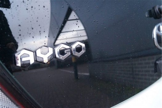 Toyota Aygo - 1.0 VVT-i x-play l Airco | Android auto / Apple carplay - 1