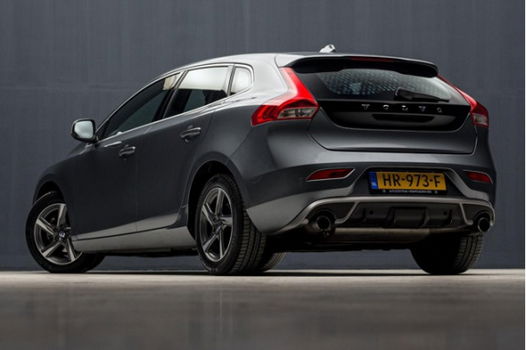 Volvo V40 - 2.0 D2 R-Design Sport Sport (NAVIGATIE, XENON, ALCANTARA, ZWART HEMEL, STOELVERW, DIGITA - 1