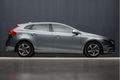 Volvo V40 - 2.0 D2 R-Design Sport Sport (NAVIGATIE, XENON, ALCANTARA, ZWART HEMEL, STOELVERW, DIGITA - 1 - Thumbnail