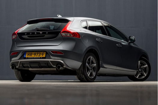 Volvo V40 - 2.0 D2 R-Design Sport Sport (NAVIGATIE, XENON, ALCANTARA, ZWART HEMEL, STOELVERW, DIGITA - 1